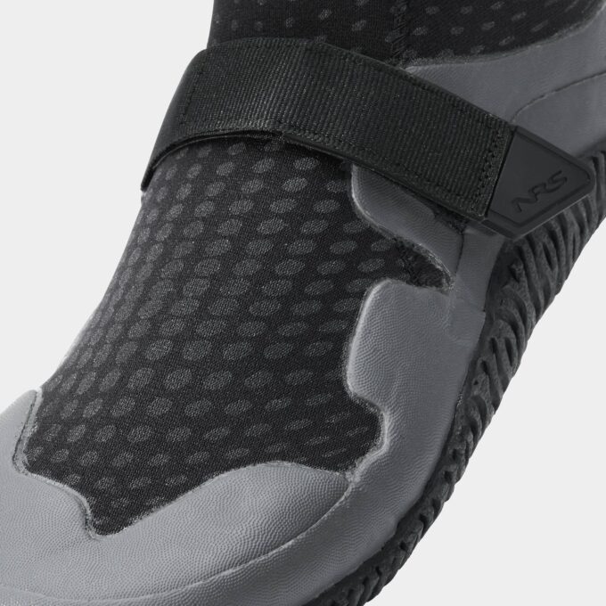 NRS Men's Paddle Wetshoe Black - Close up of adjustable strap