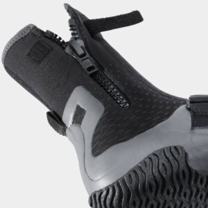 NRS Men's Paddle Wetshoe Black - Close up of Zip