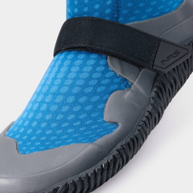 NRS Women's Paddle Wetshoe Poseidon Blue - Close up of strap