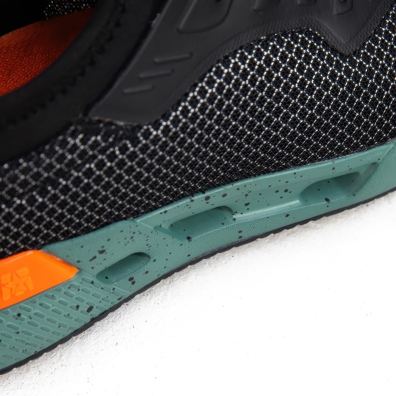 Jeep Jobe Discover Sneaker Water Shoe - Closeup Sole