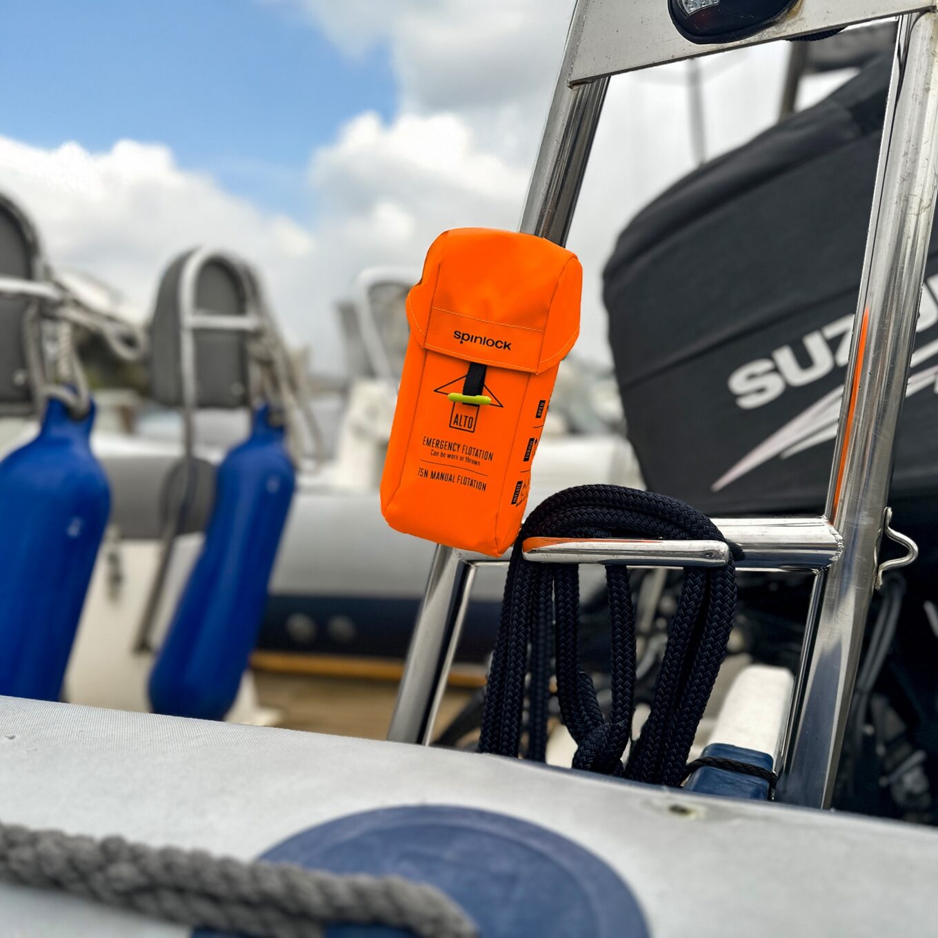 Spinlock ALTO Throw Pack - Attached on Boat