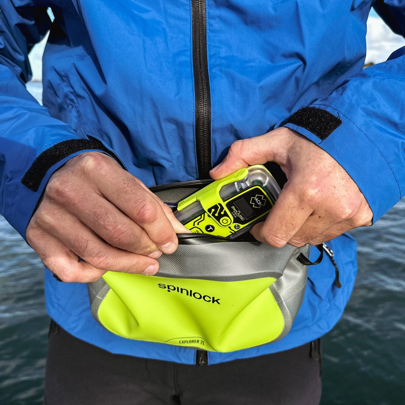 Spinlock Explorer 2L Waterproof Belt Pack Actionshot 1